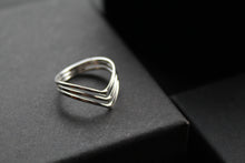 Load image into Gallery viewer, Beautiful Triple Chevron Ring