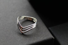 Load image into Gallery viewer, Beautiful Triple Chevron Ring