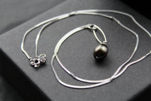 Load image into Gallery viewer, Black Pearl Drop Necklace