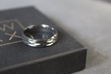 Load image into Gallery viewer, Black Zirconium Ruched Ring