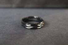 Load image into Gallery viewer, Black Zirconium Ruched Ring