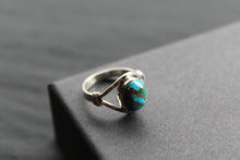 Load image into Gallery viewer, Blue Copper Turquoise Small Oval