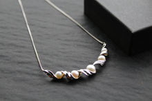 Load image into Gallery viewer, Button Pearl Twist Necklace
