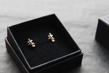 Load image into Gallery viewer, Cubic Zirconia Gecko Studs