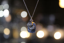 Load image into Gallery viewer, Dendritic Agate, White Howlite & Charm Necklace