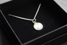 Load image into Gallery viewer, Diamond Cut Silver Disc Necklace