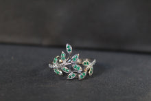 Load image into Gallery viewer, Emerald Green Floral Ring