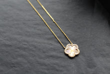 Load image into Gallery viewer, Gold Vermeil Vintage Flower Necklace