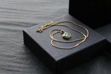 Load image into Gallery viewer, Gold Vermeil 'New' Vintage Clover Emerald Necklace