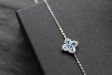Load image into Gallery viewer, Sapphire CZ Classic Clover Bracelet