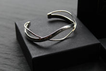 Load image into Gallery viewer, Silver Smile Cuff