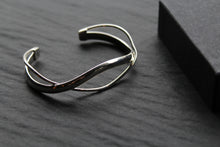 Load image into Gallery viewer, Silver Smile Cuff