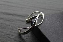 Load image into Gallery viewer, Silver Smile Cuff