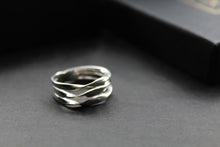 Load image into Gallery viewer, Silver Three Band Twisted Ring