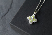 Load image into Gallery viewer, Silver 'New' Vintage Clover Peridot Green Necklace