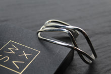 Load image into Gallery viewer, Twister Silver Cuff