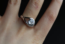 Load image into Gallery viewer, Elegant Silver and Clear CZ Solitaire Eye Ring