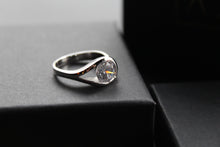 Load image into Gallery viewer, Elegant Silver and Clear CZ Solitaire Eye Ring