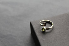 Load image into Gallery viewer, Peridot Adjustable Spiral Ring