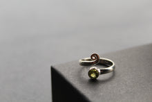 Load image into Gallery viewer, Peridot Adjustable Spiral Ring