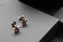 Load image into Gallery viewer, Ruby CZ Star Flower Earrings