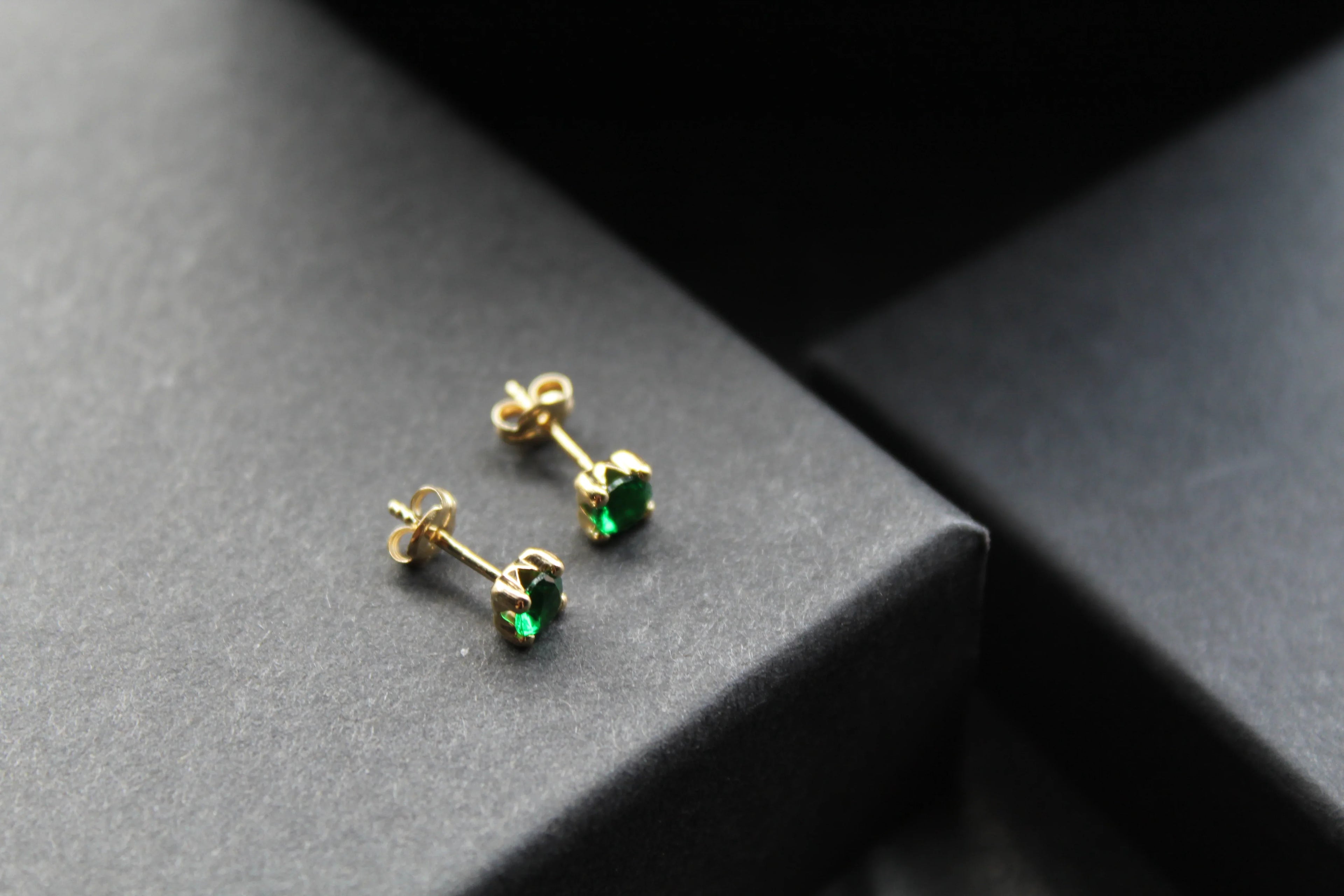 9ct Gold Emerald Green CZ Stud - Swax Jewellery Barmouth
