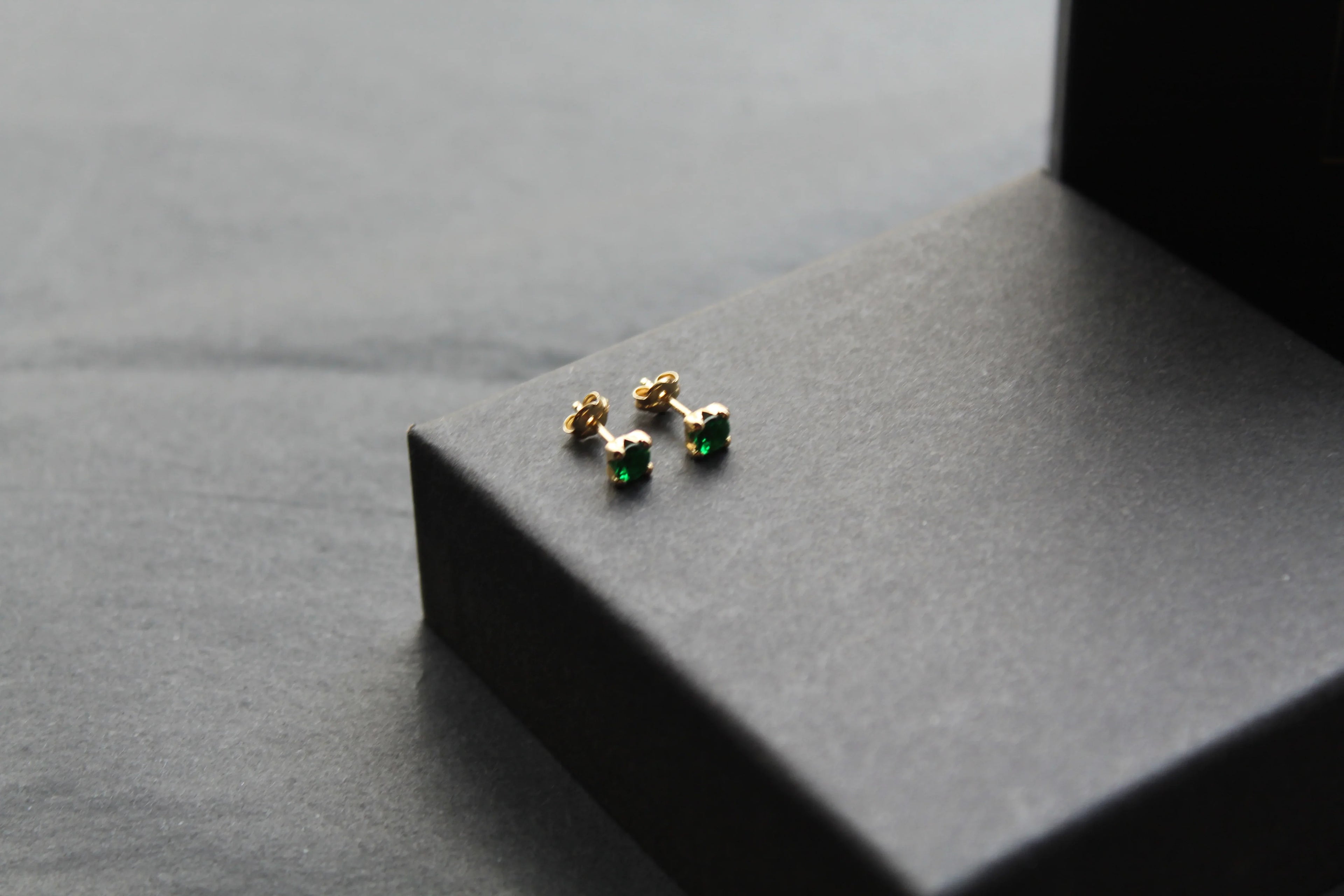 9ct Gold Emerald Green CZ Stud - Swax Jewellery Barmouth