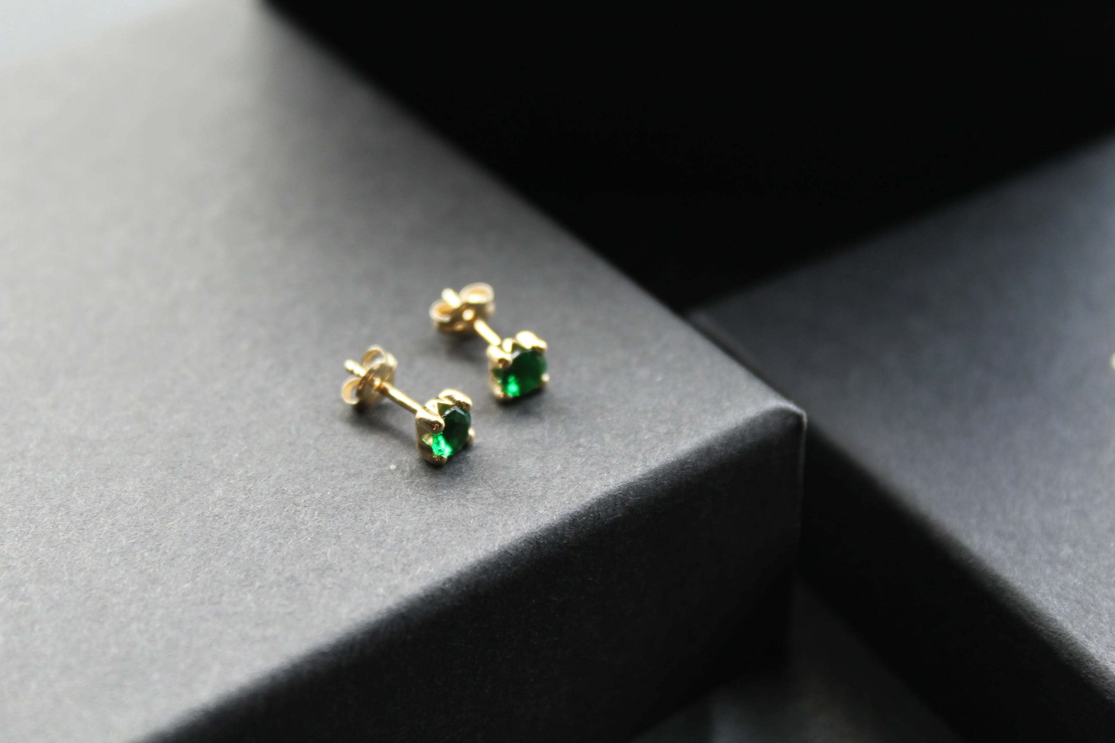 9ct Gold Emerald Green CZ Stud - Swax Jewellery Barmouth
