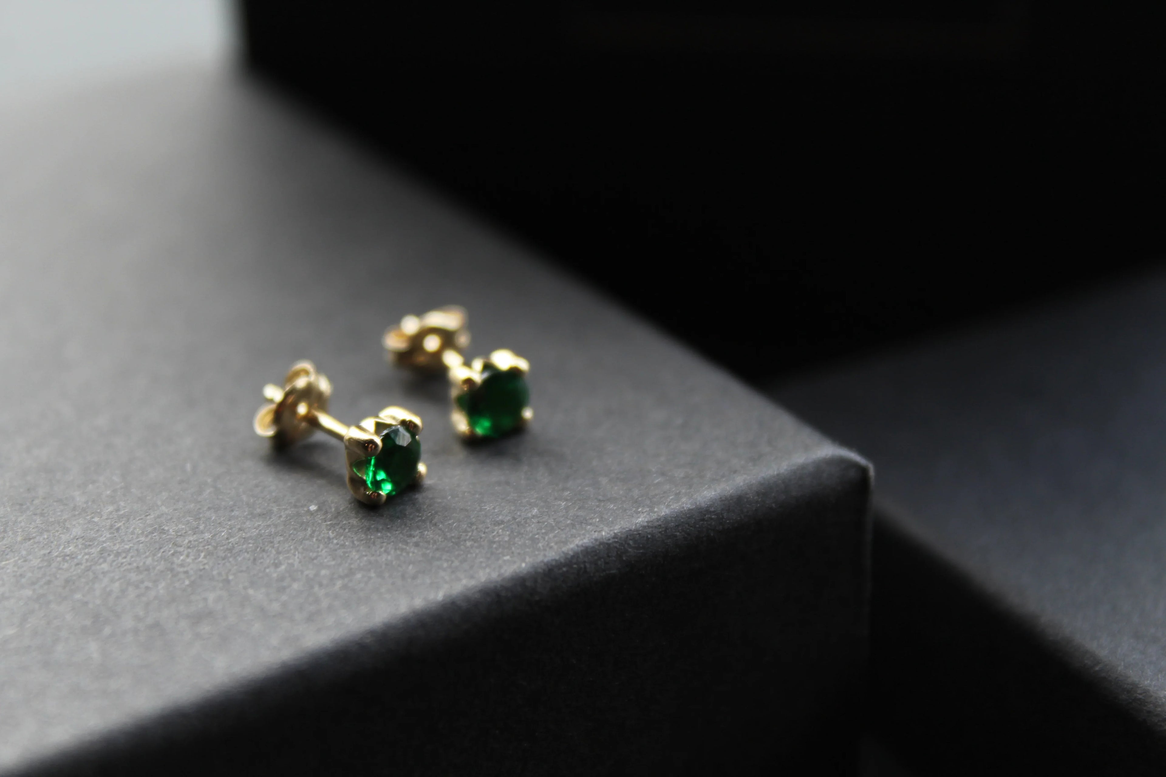 9ct Gold Emerald Green CZ Stud - Swax Jewellery Barmouth