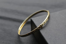 Load image into Gallery viewer, 9ct Gold Expandable Diamond Cut Bangle
