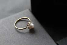 Load image into Gallery viewer, 9ct Gold Freshwater Pearl &amp; Cubic Zirconia Ring
