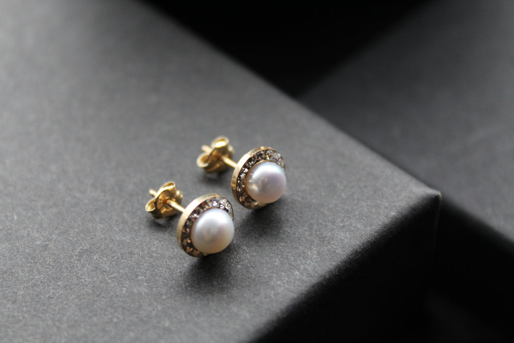 9ct Gold Freshwater Pearl with Cubic Zirconia Studs