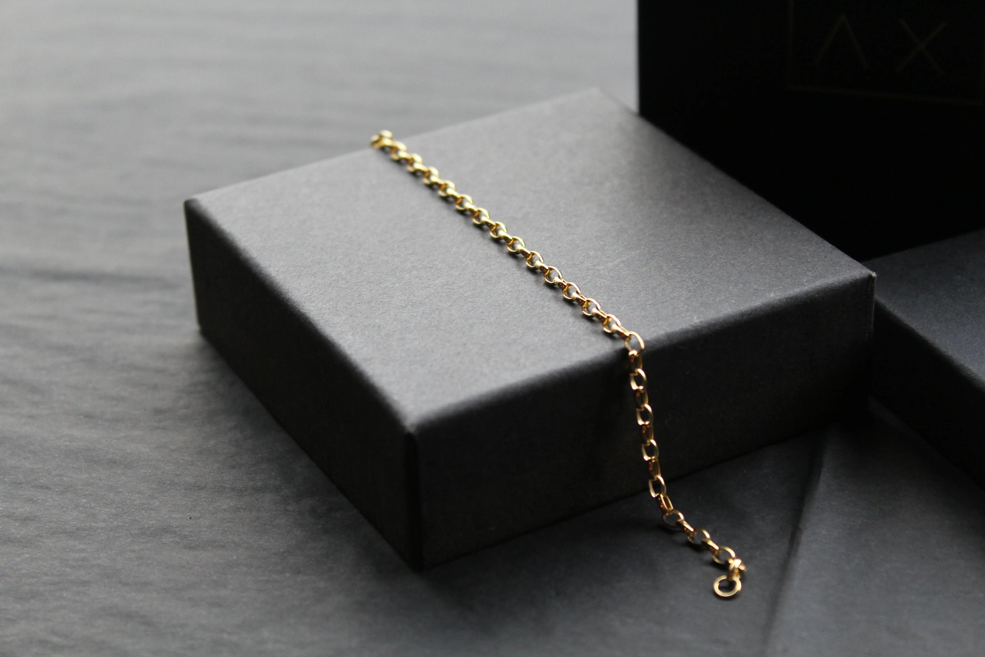 9ct Gold Hollow Oval Belcher Chain Bracelet - Swax Jewellery Barmouth