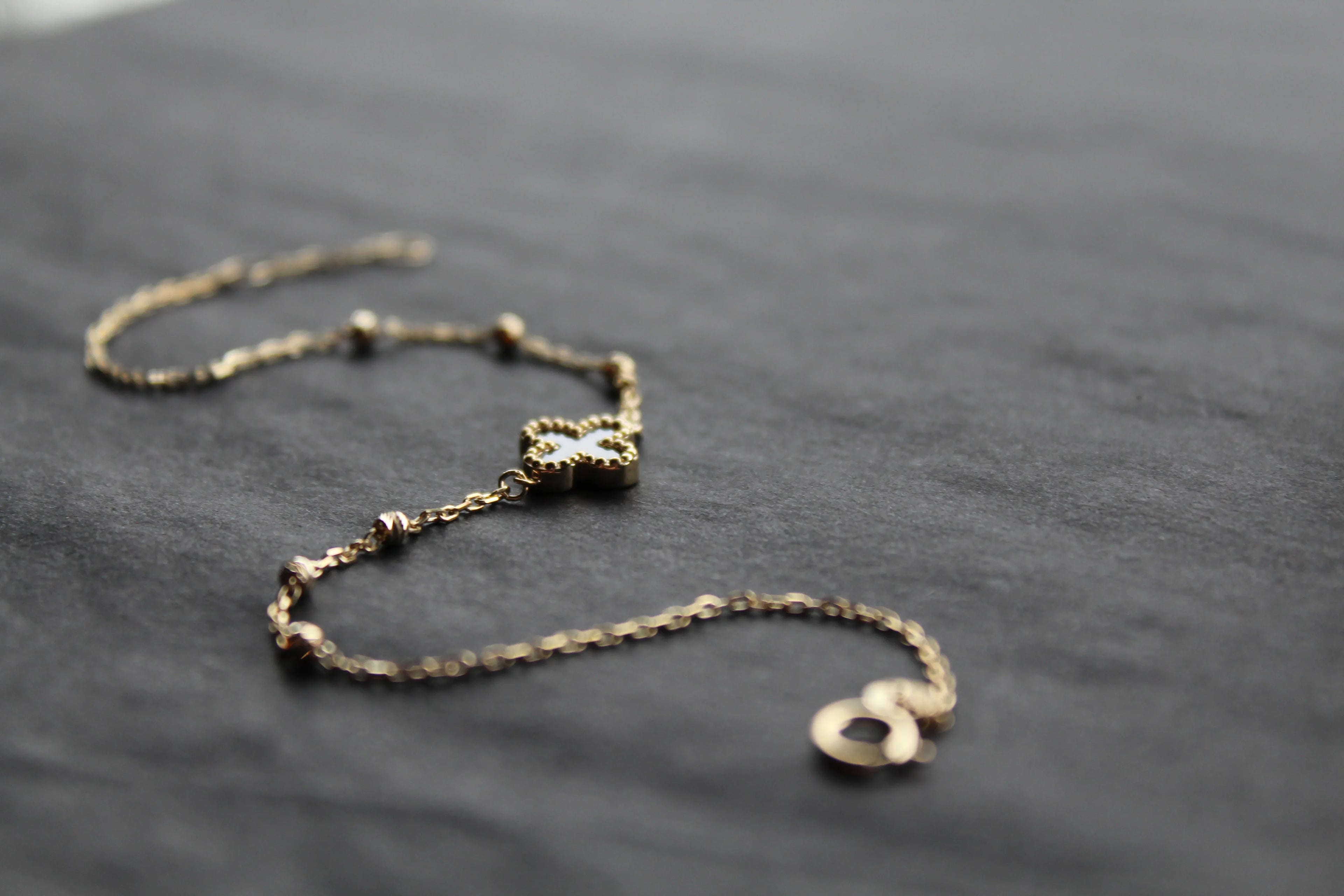 9ct Gold Onyx 'Vintage' Flower/Clover Bracelet - Swax Jewellery Barmouth