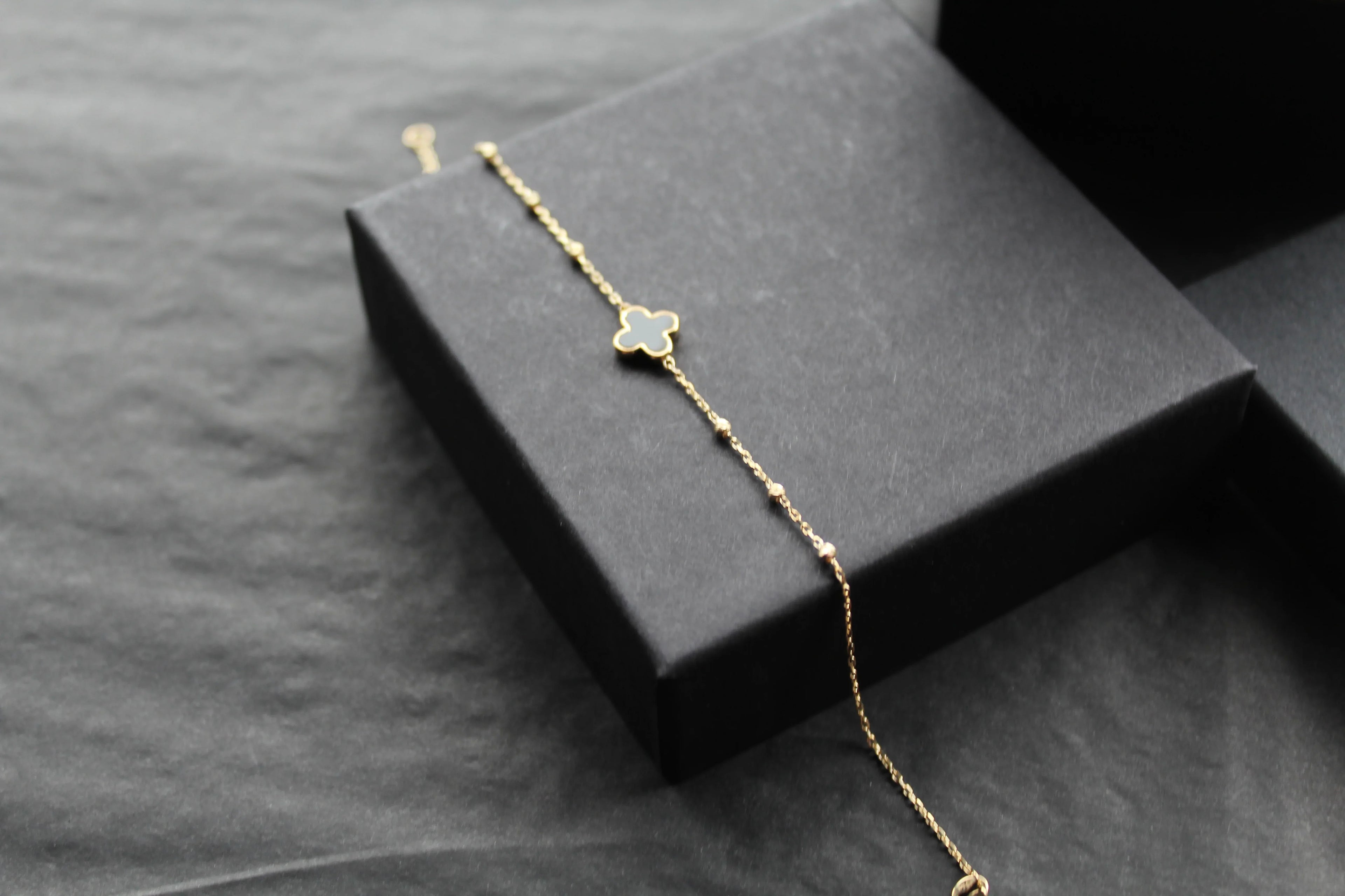 9ct Gold Onyx 'Vintage' Flower/Clover Bracelet - Swax Jewellery Barmouth