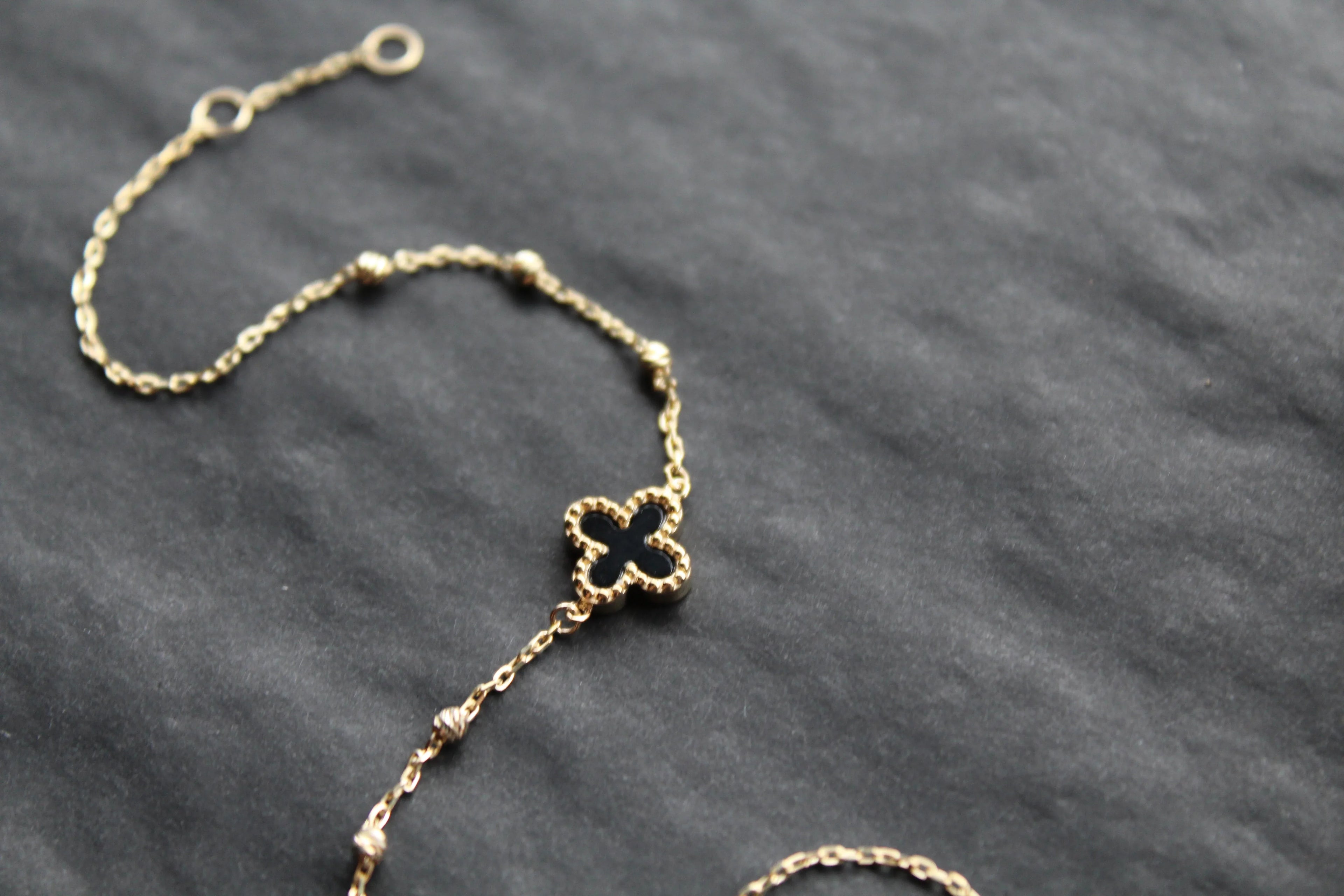 9ct Gold Onyx 'Vintage' Flower/Clover Bracelet - Swax Jewellery Barmouth