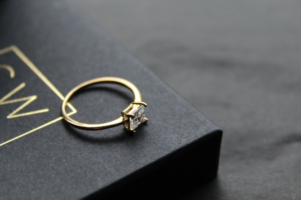 9ct Gold Rectangle Solitaire Ring - Swax Jewellery Barmouth