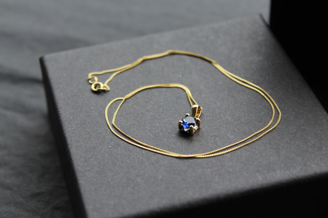 9ct Gold Sapphire Blue Pendant and Chain