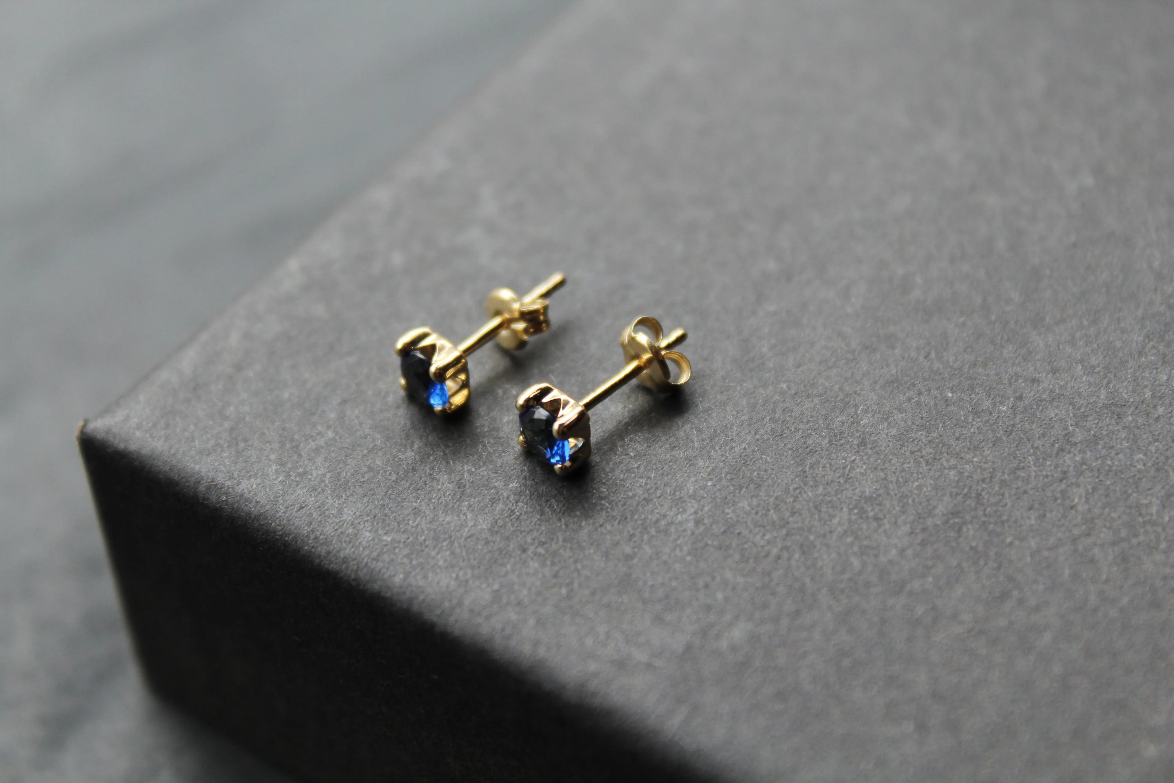 9ct Gold Sapphire Blue Studs - Swax Jewellery Barmouth