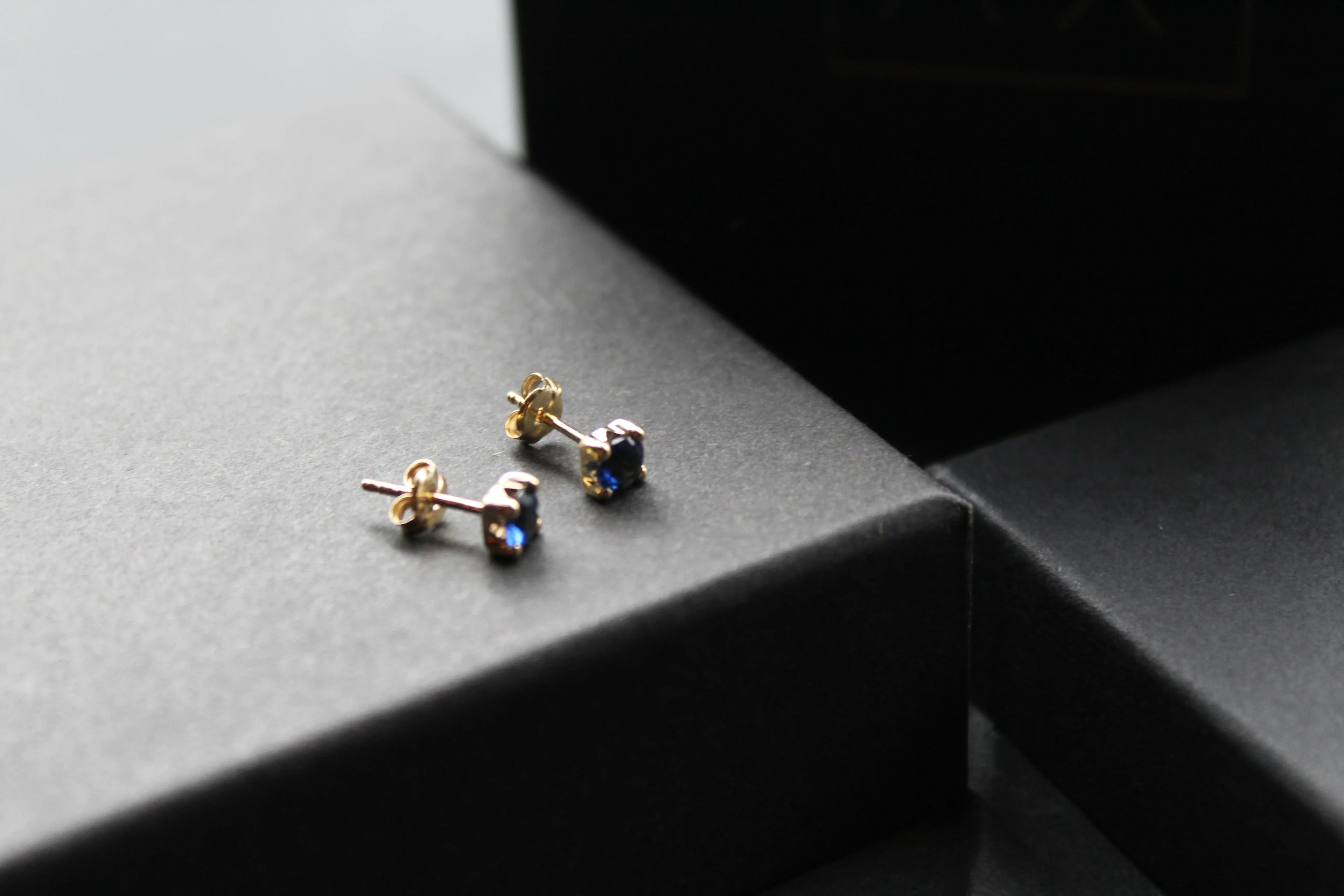 9ct Gold Sapphire Blue Studs - Swax Jewellery Barmouth