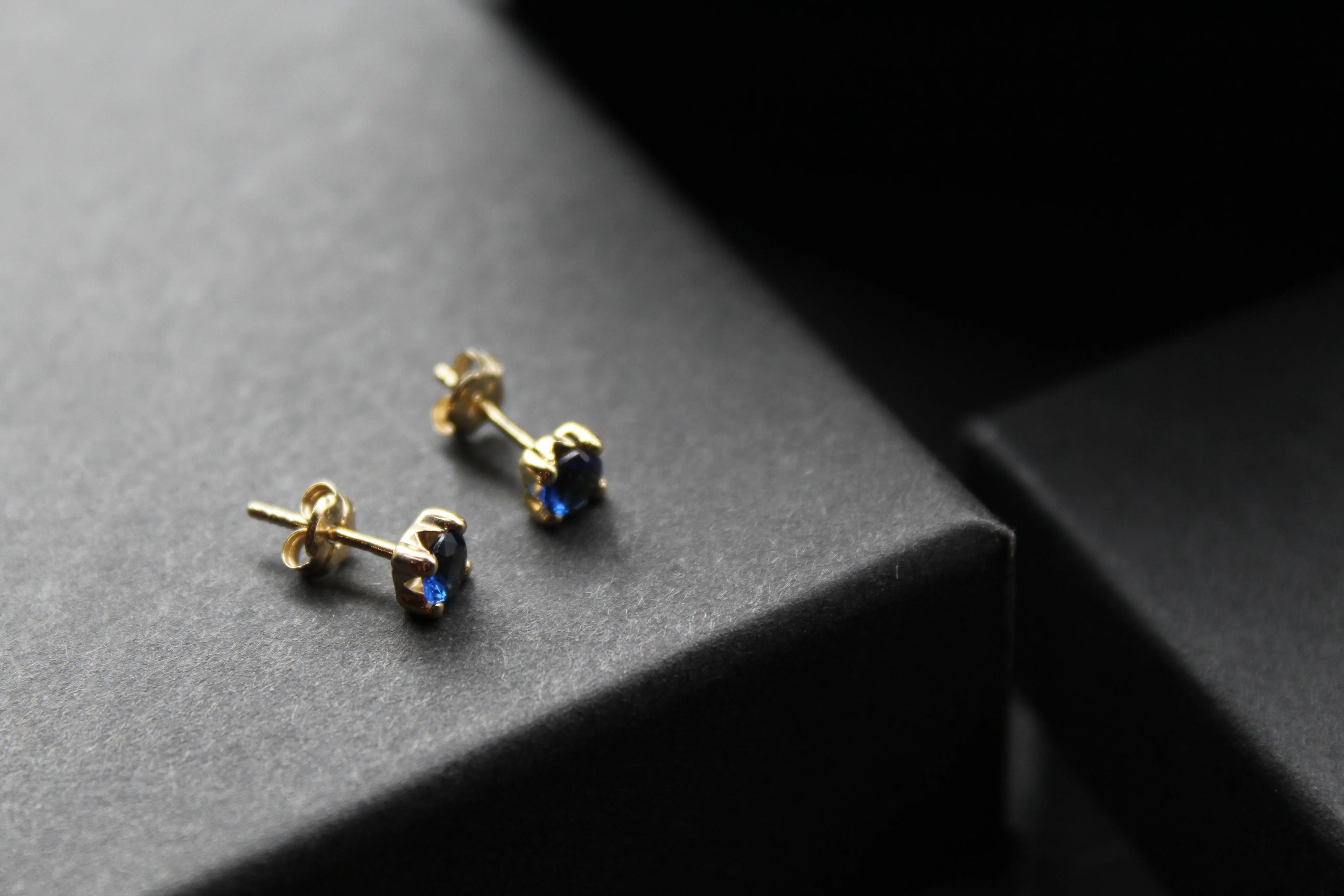 9ct Gold Sapphire Blue Studs - Swax Jewellery Barmouth