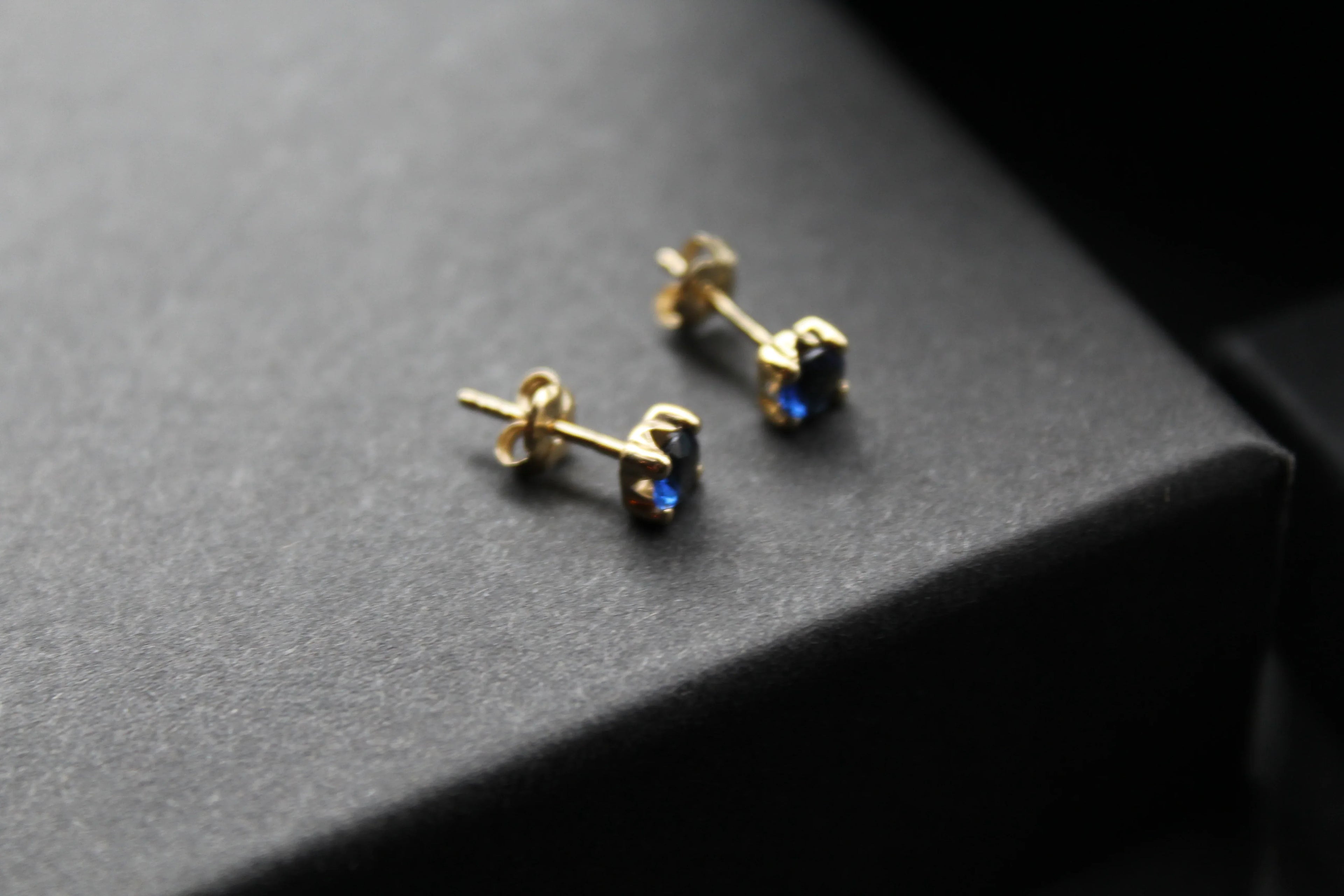 9ct Gold Sapphire Blue Studs - Swax Jewellery Barmouth