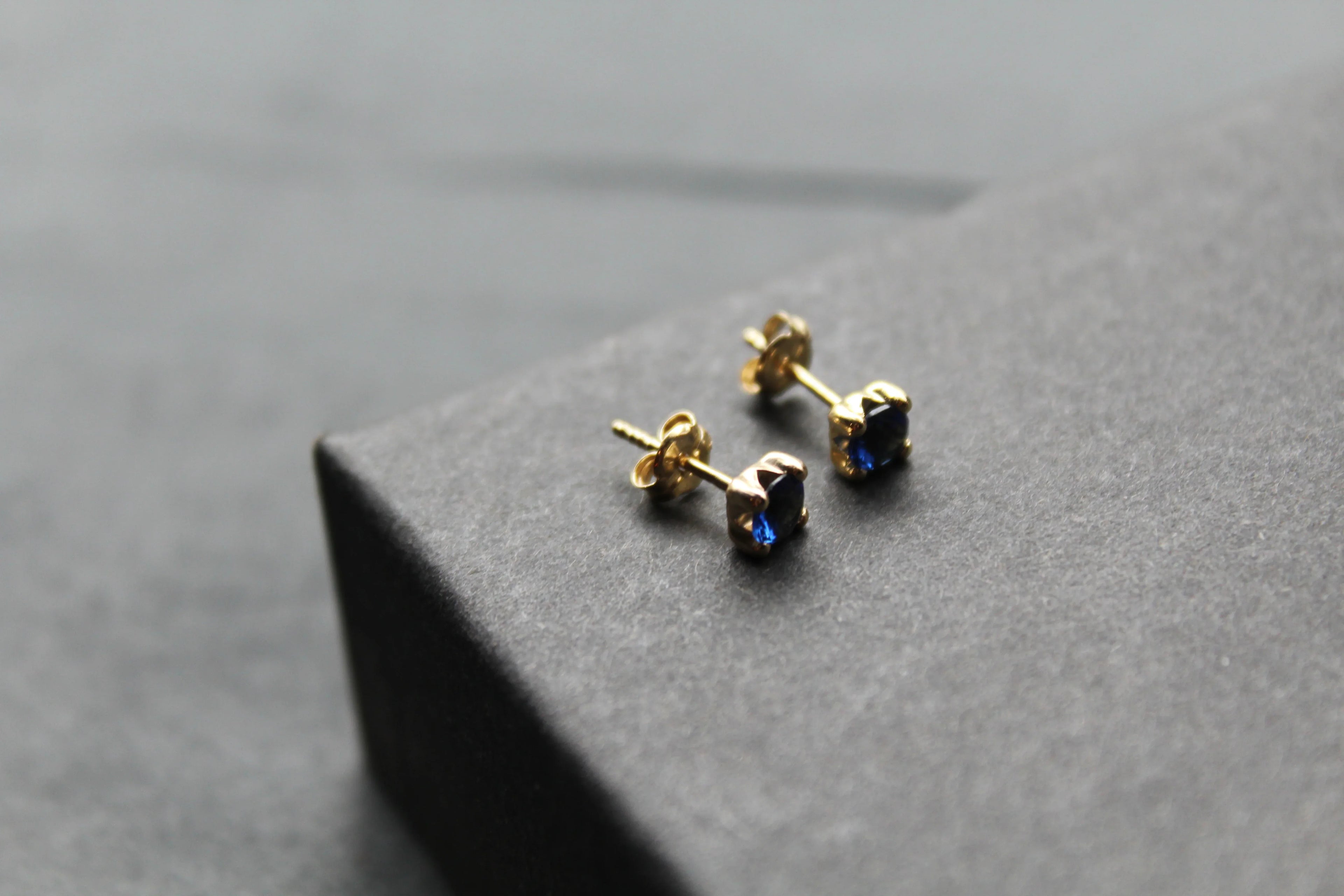 9ct Gold Sapphire Blue Studs - Swax Jewellery Barmouth