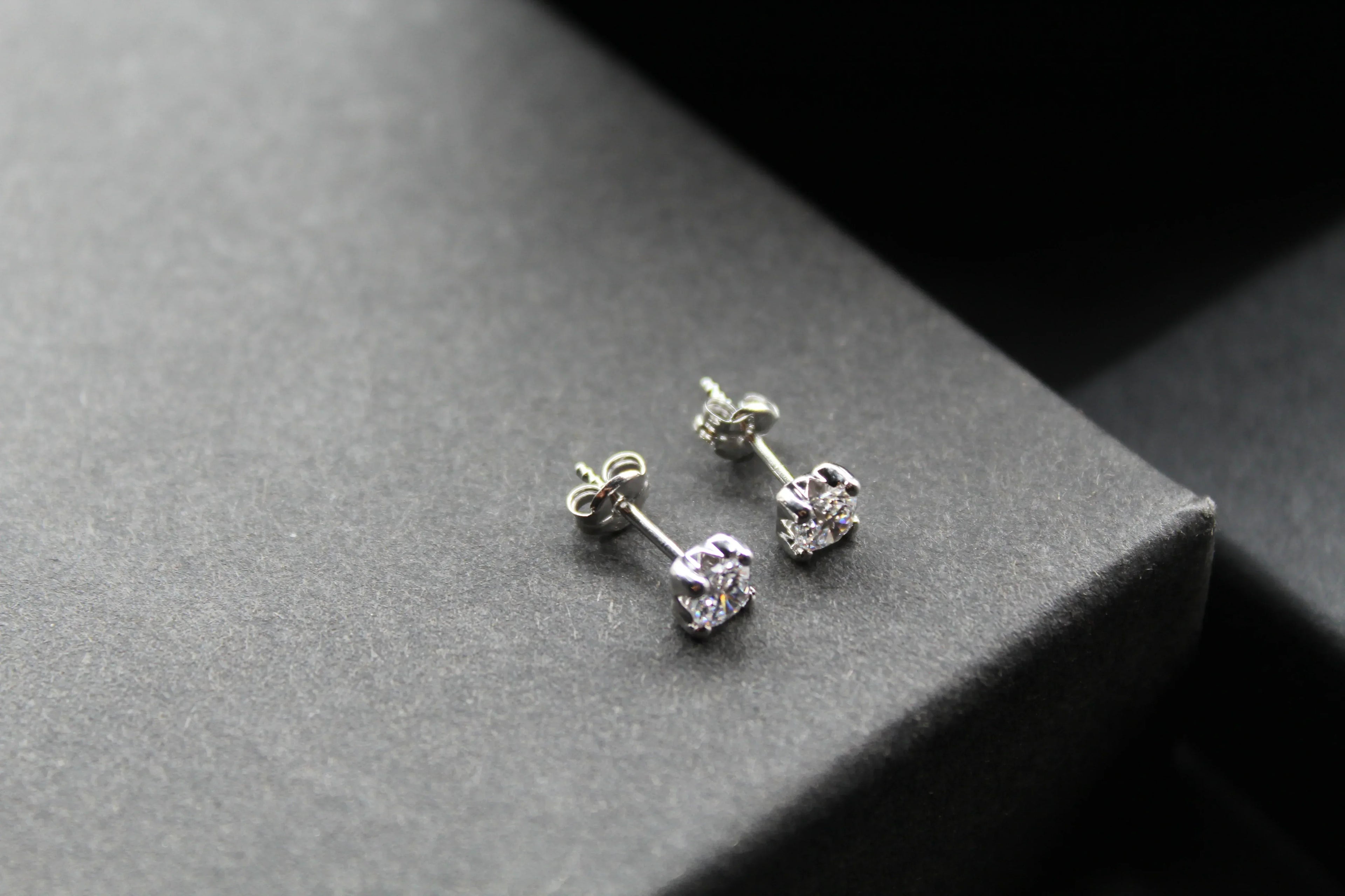 9ct White Gold Cubic Zirconia Studs - Swax Jewellery Barmouth