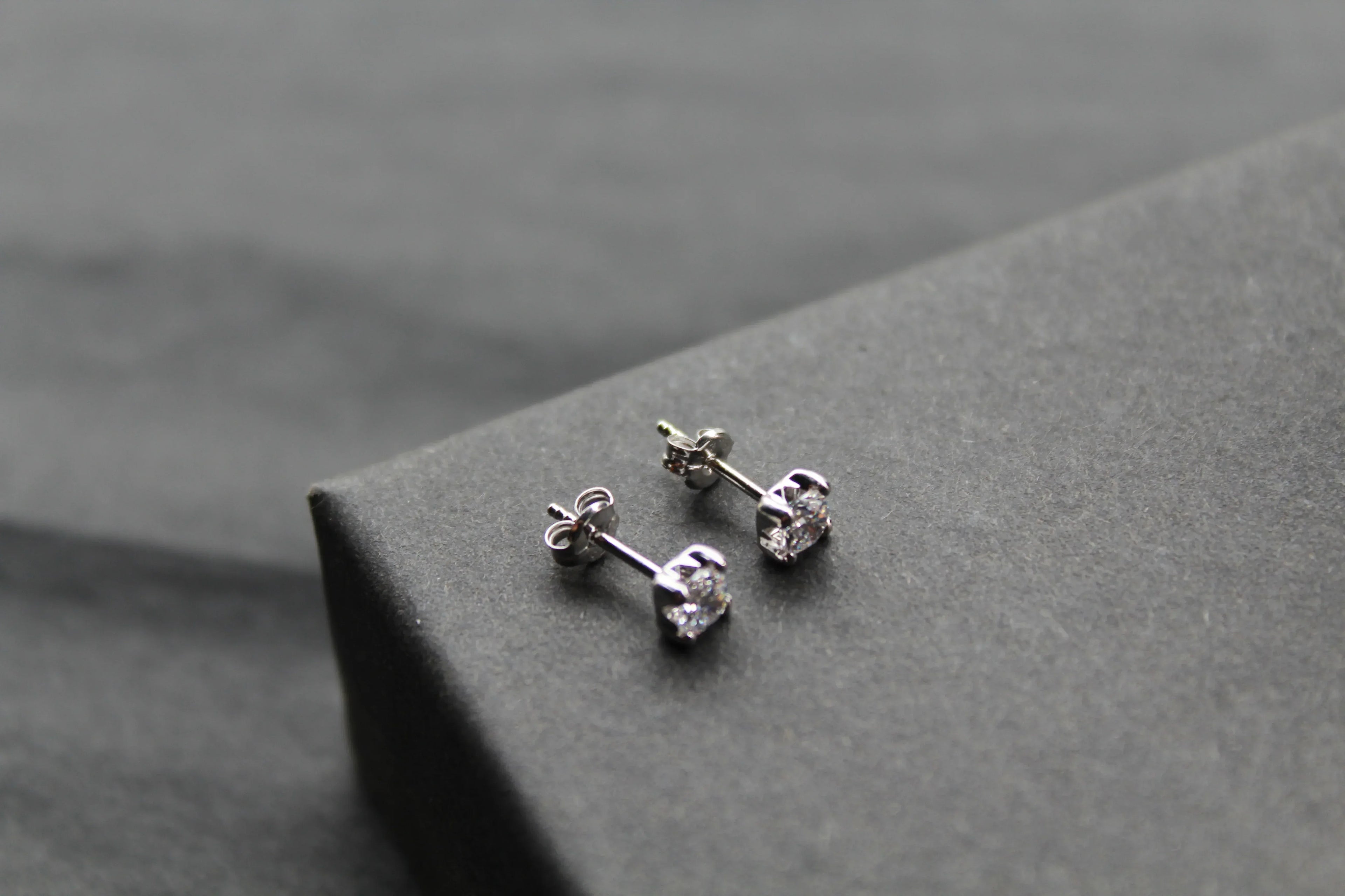 9ct White Gold Cubic Zirconia Studs - Swax Jewellery Barmouth