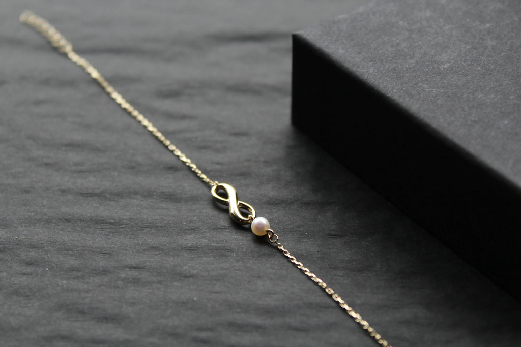 9ct Yellow Gold Infinity Bracelet with Fresh Water Pearl - Swax Jewellery Barmouth