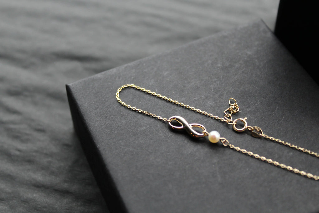 9ct Yellow Gold Infinity Bracelet with Fresh Water Pearl - Swax Jewellery Barmouth