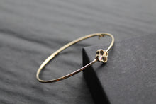 Load image into Gallery viewer, 9ct Yellow Gold Clover Petal Bangle
