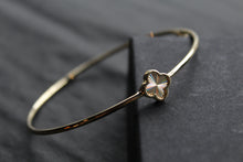 Load image into Gallery viewer, 9ct Yellow Gold Clover Petal Bangle
