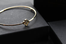Load image into Gallery viewer, 9ct Yellow Gold Clover Petal Bangle
